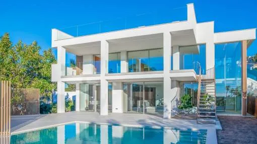 Luxury villa with sea views and holiday rental license in Nova Santa Ponsa